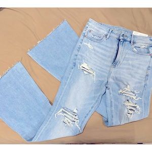 NWT American Eagle Super High-Rise Flare Jeans- Size 8